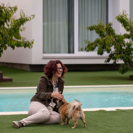 Cerca Design House Hotel Donas Buitenkant foto