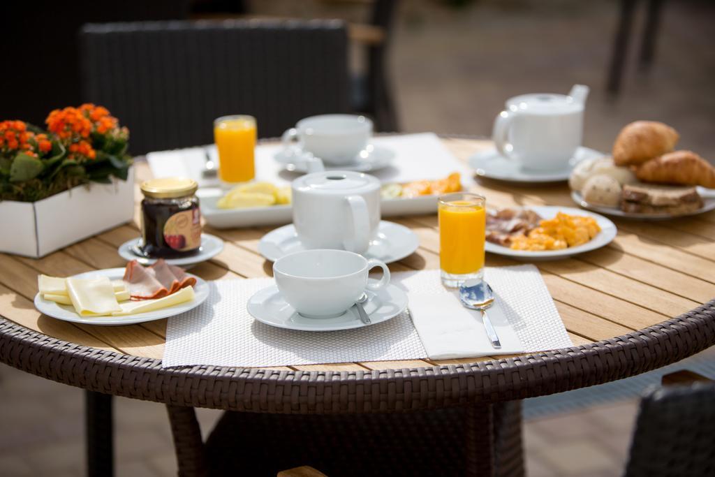 Cerca Design House Hotel Donas Buitenkant foto